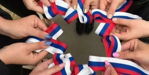 22 августа  вся наша страна будет  отмечать  День Государственного флага Российской Фед...