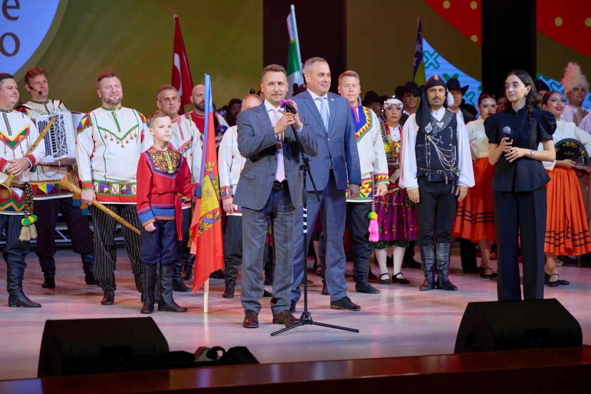 🎼 Во Владимирской области открылся фестиваль народного творчества «Золотое кольцо»