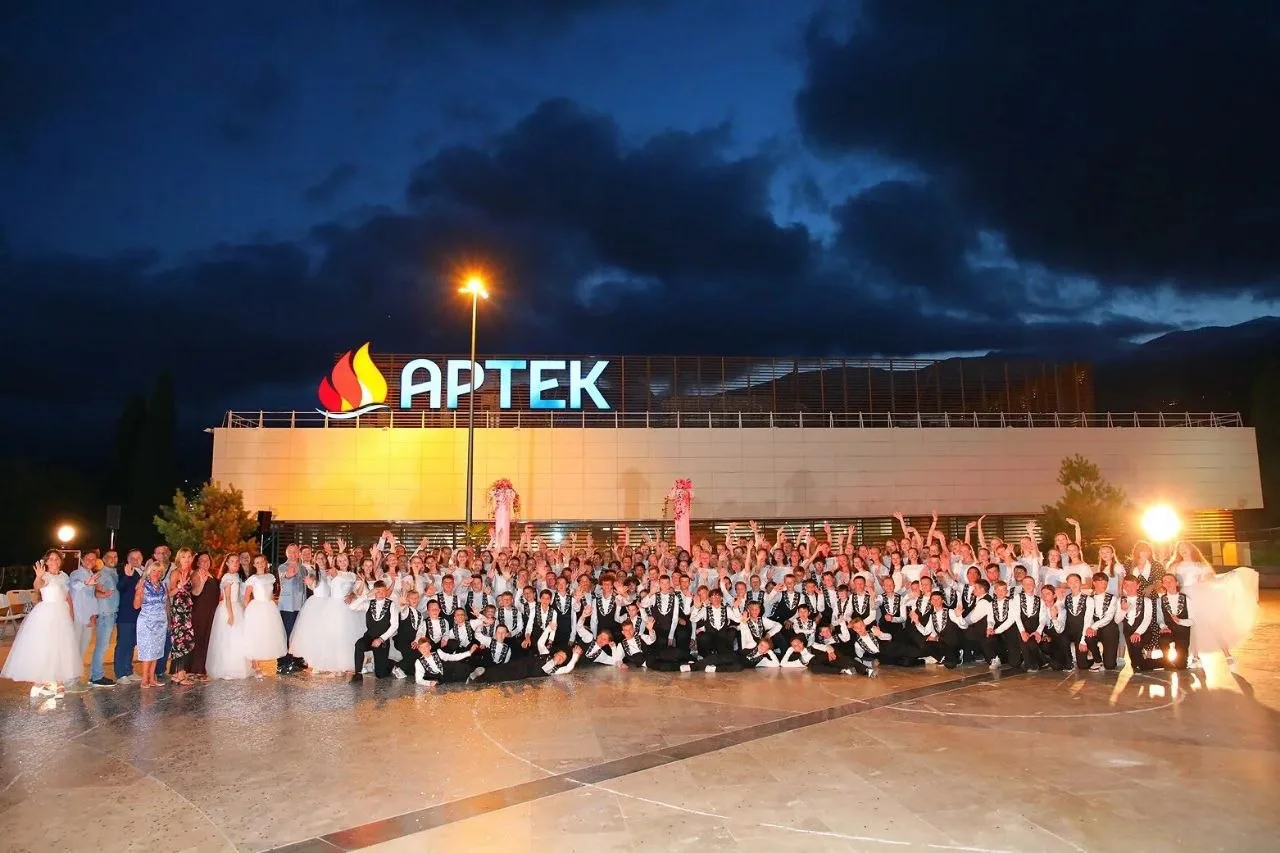 👉День в истории: 16 июня. 

✅Всемирно известная детская здравница «Артек» расположена на южном бере