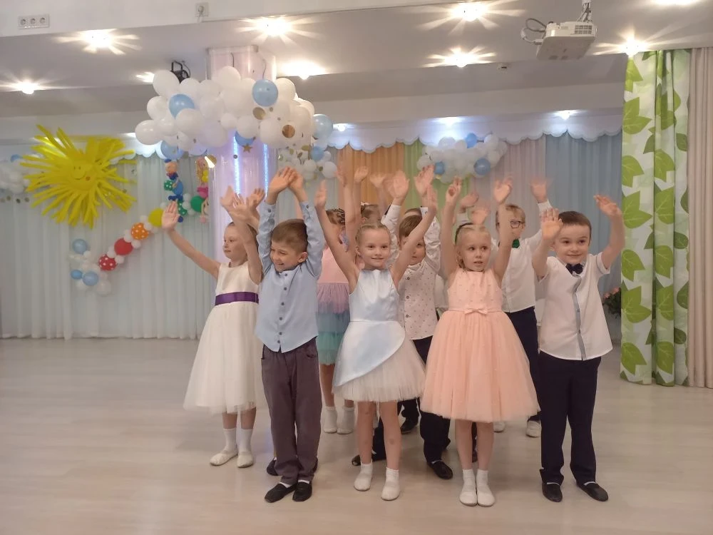 🎈Выпускной бал – самый важный праздник детства.