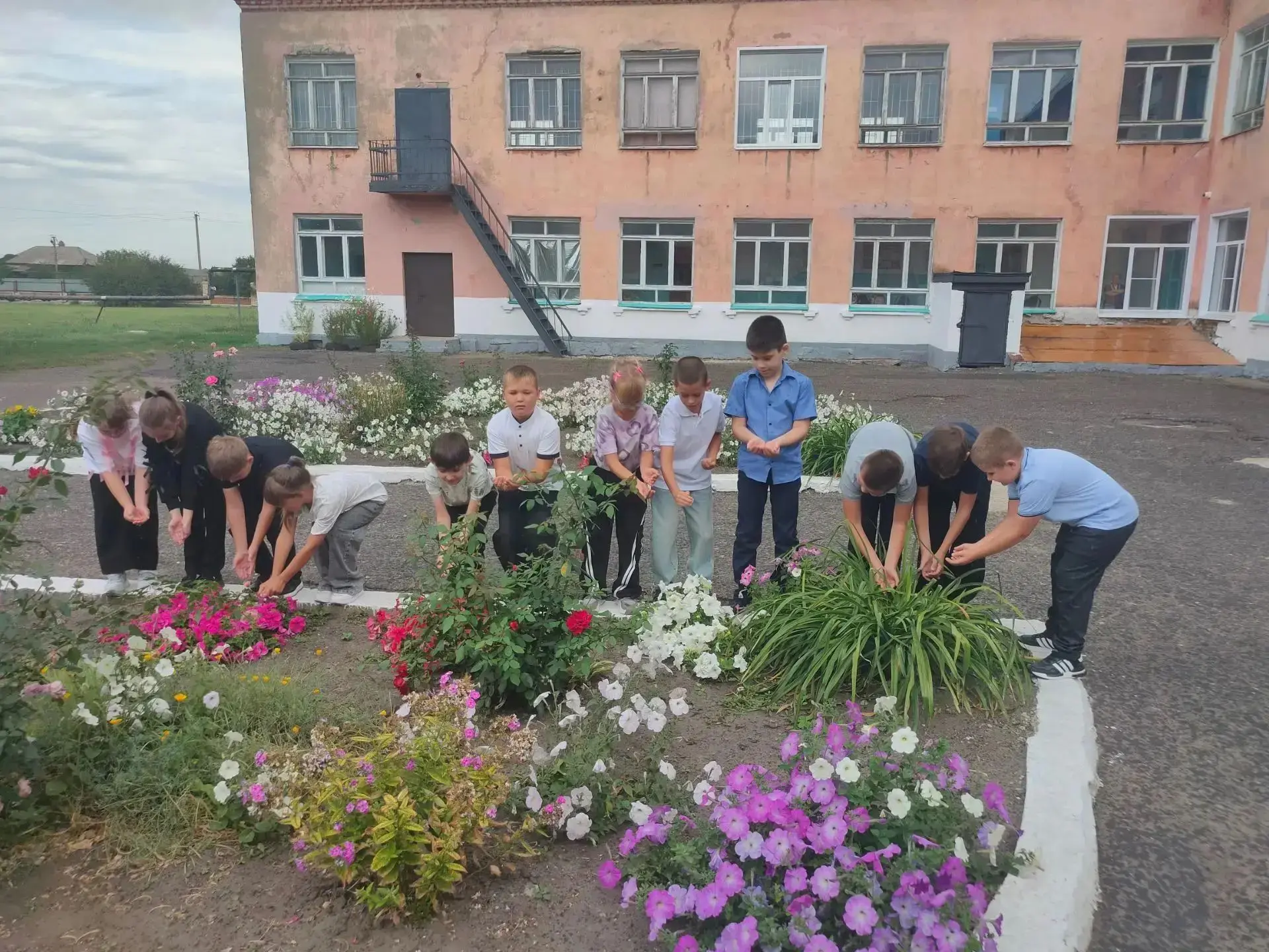💦Обучающиеся нашей школы приняли участие в акции «Капля жизни», посвященной Дню солида...