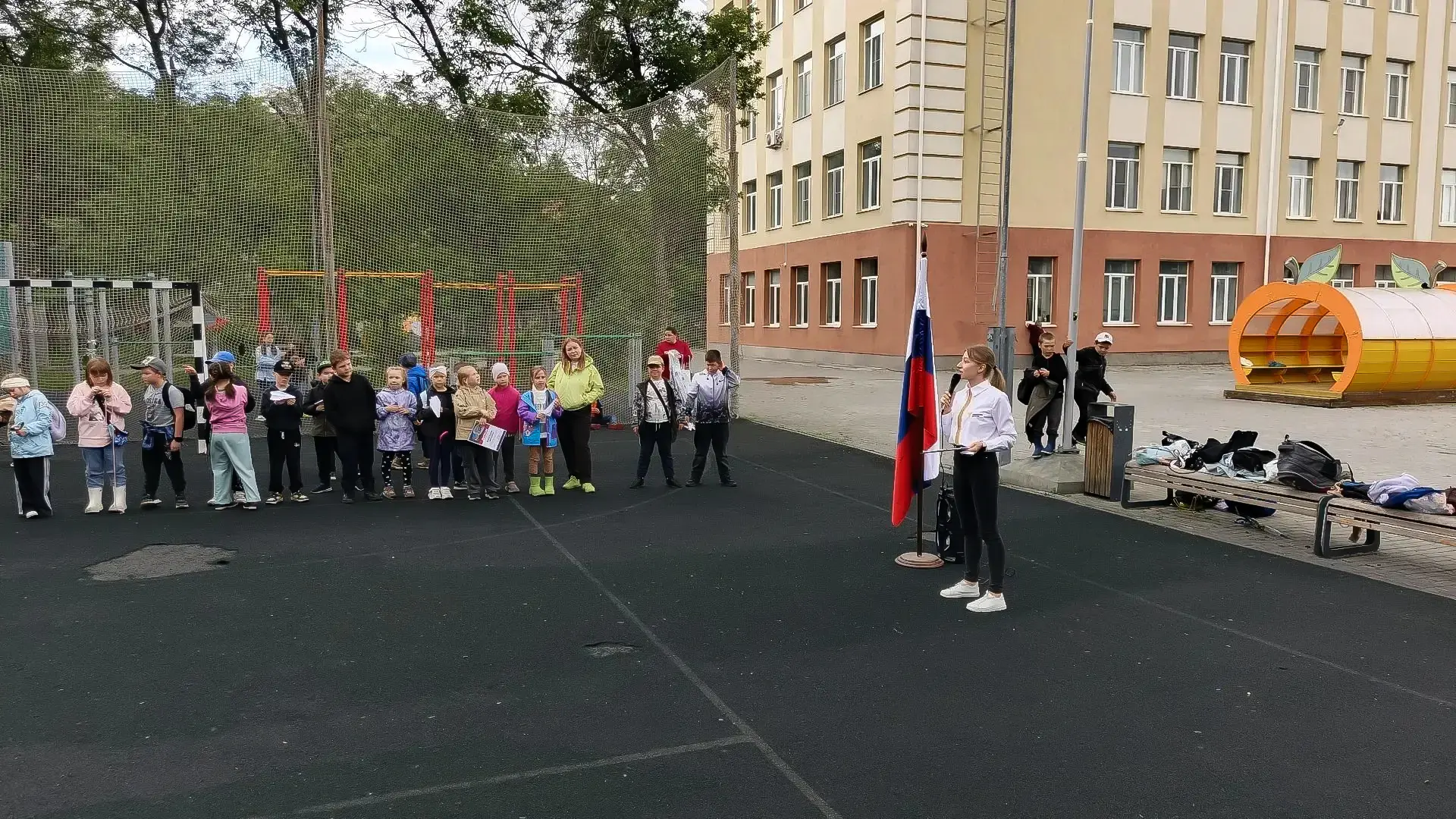 В преддверии Дня России в городском лагере при школе № 115 состоялось яркое и познавательное событие