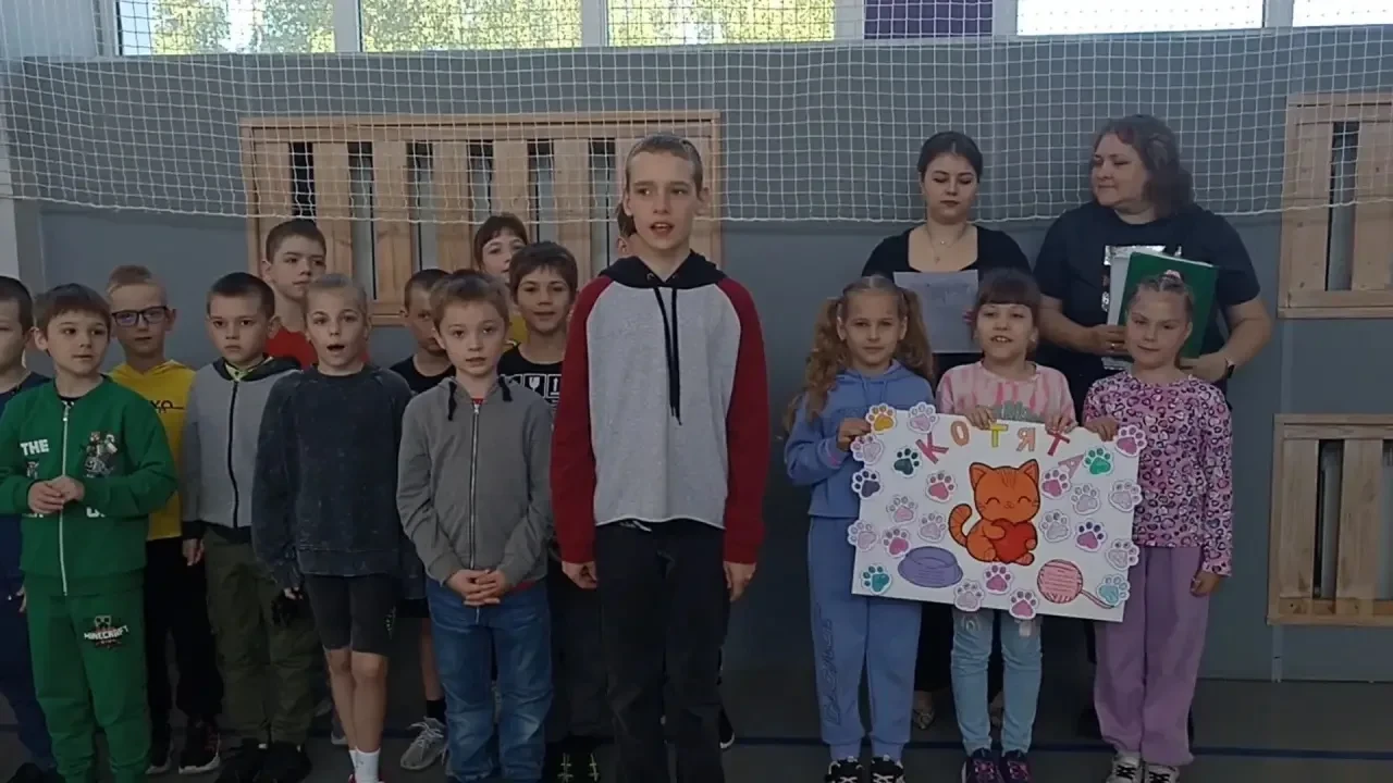 Яркое начало лета: в школе торжественно открыли детский лагерь!