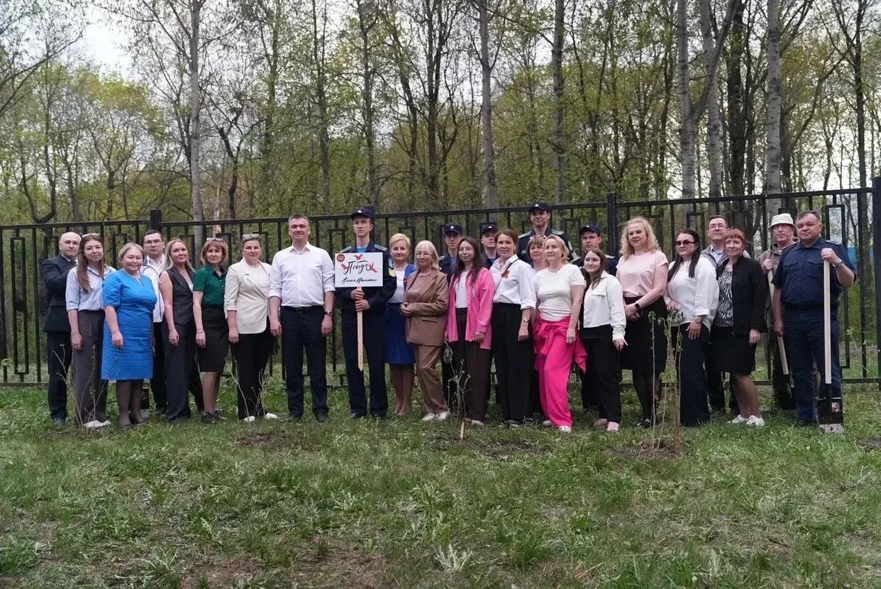 Дмитрий Захаров:  🌿В конце рабочего дня совместно с коллективом Минобразования высадили Аллею памяти