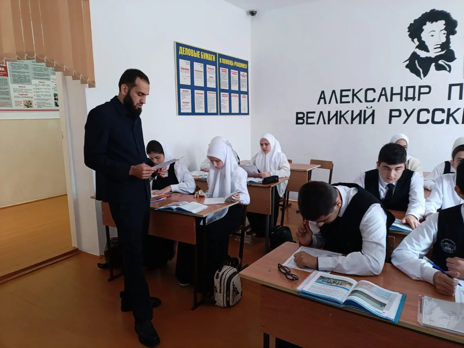 Сегодня специалисты отдела образования побывали с проверкой в МБОУ «СОШ с. Чурч-Ирзу им...