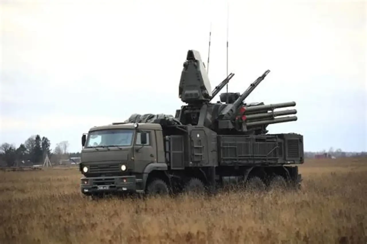 В ночь на 5 октября силы ПВО уничтожили 199 БПЛА над регионами России и Черным морем. С...