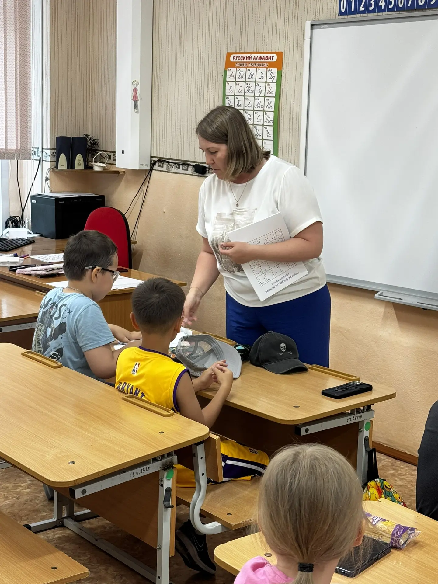 🗣️✨ «Логочас» в самом разгаре! ✨🗣️

Сейчас в нашем школьном ДОЛ проходит увлекательное занятие — «