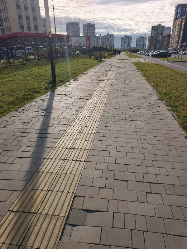 Тротуар на Вьюжной проваливается уже второй год