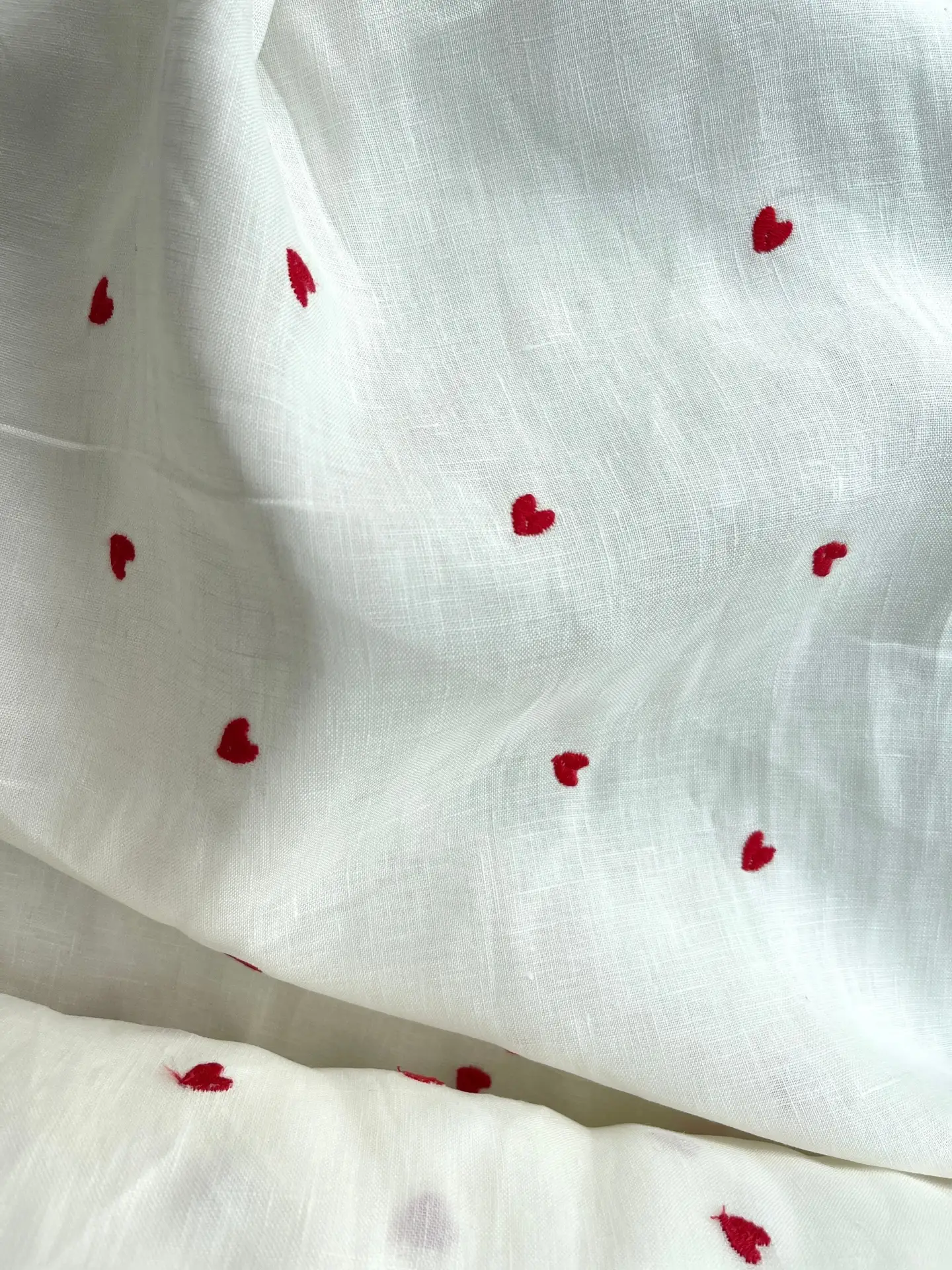 Лён с ВЫШИВКОЙ
Шикарно. Элегантно. Необычно. Вдохновляет.
https://tinyfabrics.ru/?s=с+вышивкой&post_