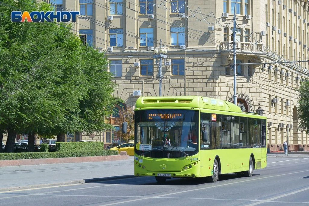Волгоградку зажевало дверьми в автобусе №2. Оксана 1 октября утром выходила на остановк...