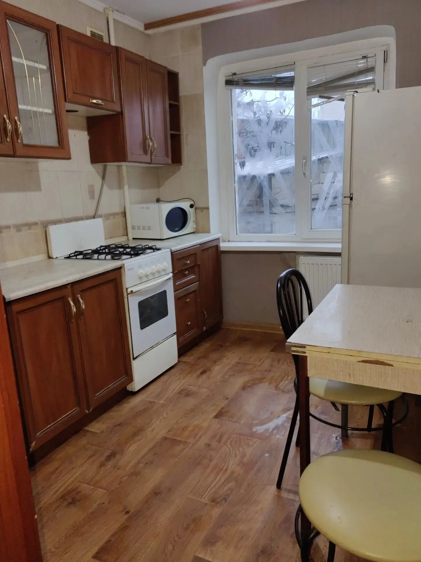 Продам 2х ком квартиру, Ильичёвский район, 2/9 эт, 50 м2, изолированные комнаты, новые окна и батаре