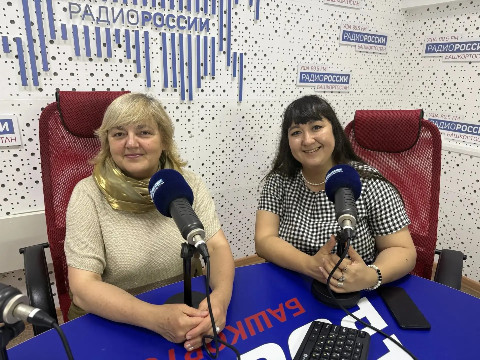 🎭 Заведующая музеем БГТК Светлана Захарова и руководитель литературно-драматургической части театра