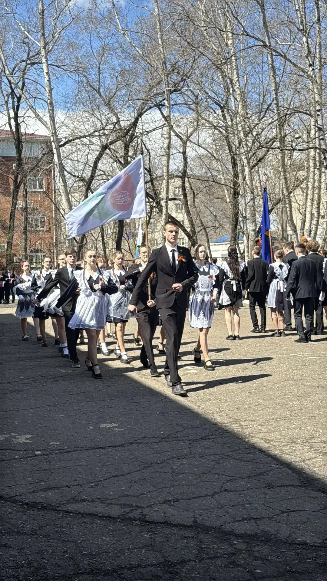 🌟🎖️ В Центре образования «Открытие» прошел традиционный Парад Победы: память жива!  В честь великого