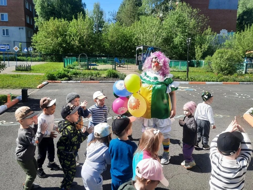 Сегодня ваш праздник, ребята!