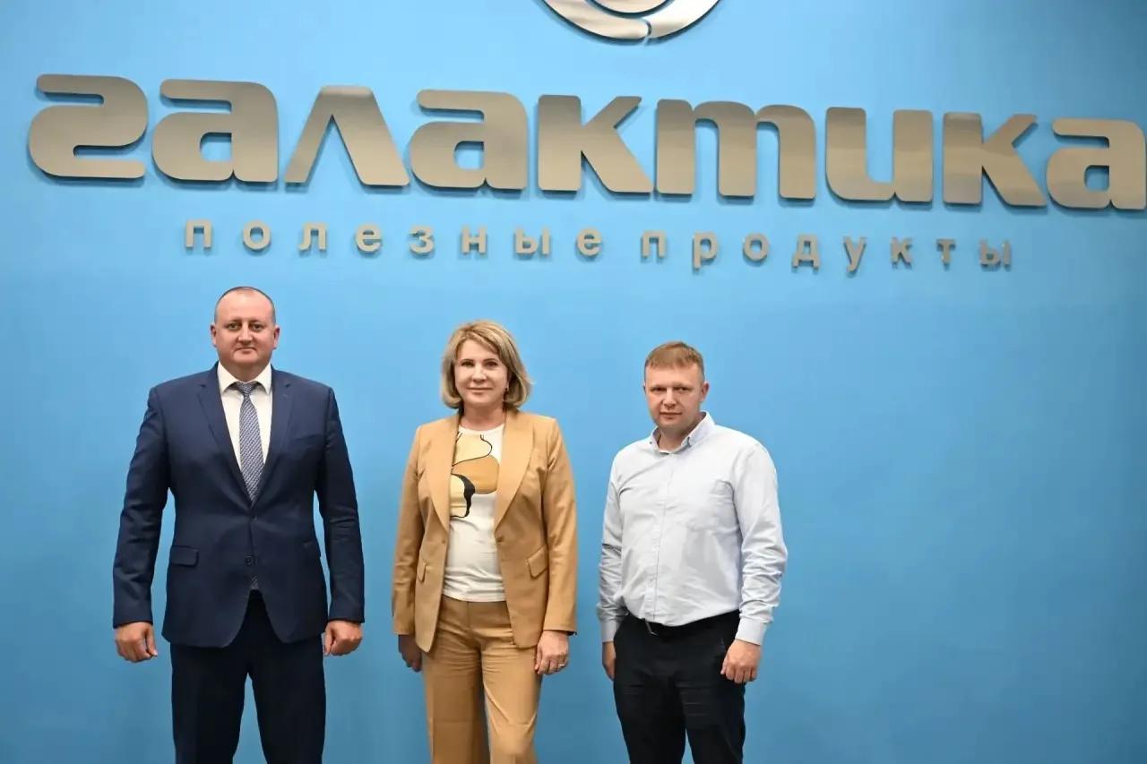 Людмила Маницкая и Олег Емцев посетили один из крупнейших производителей молочных проду...