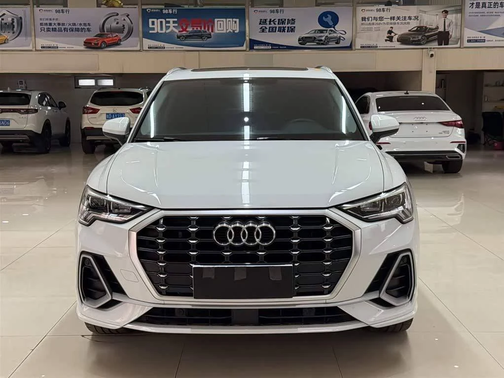 🗣Audi Q3 35 TFSI 2022: компактный кроссовер с богатой комплектацией