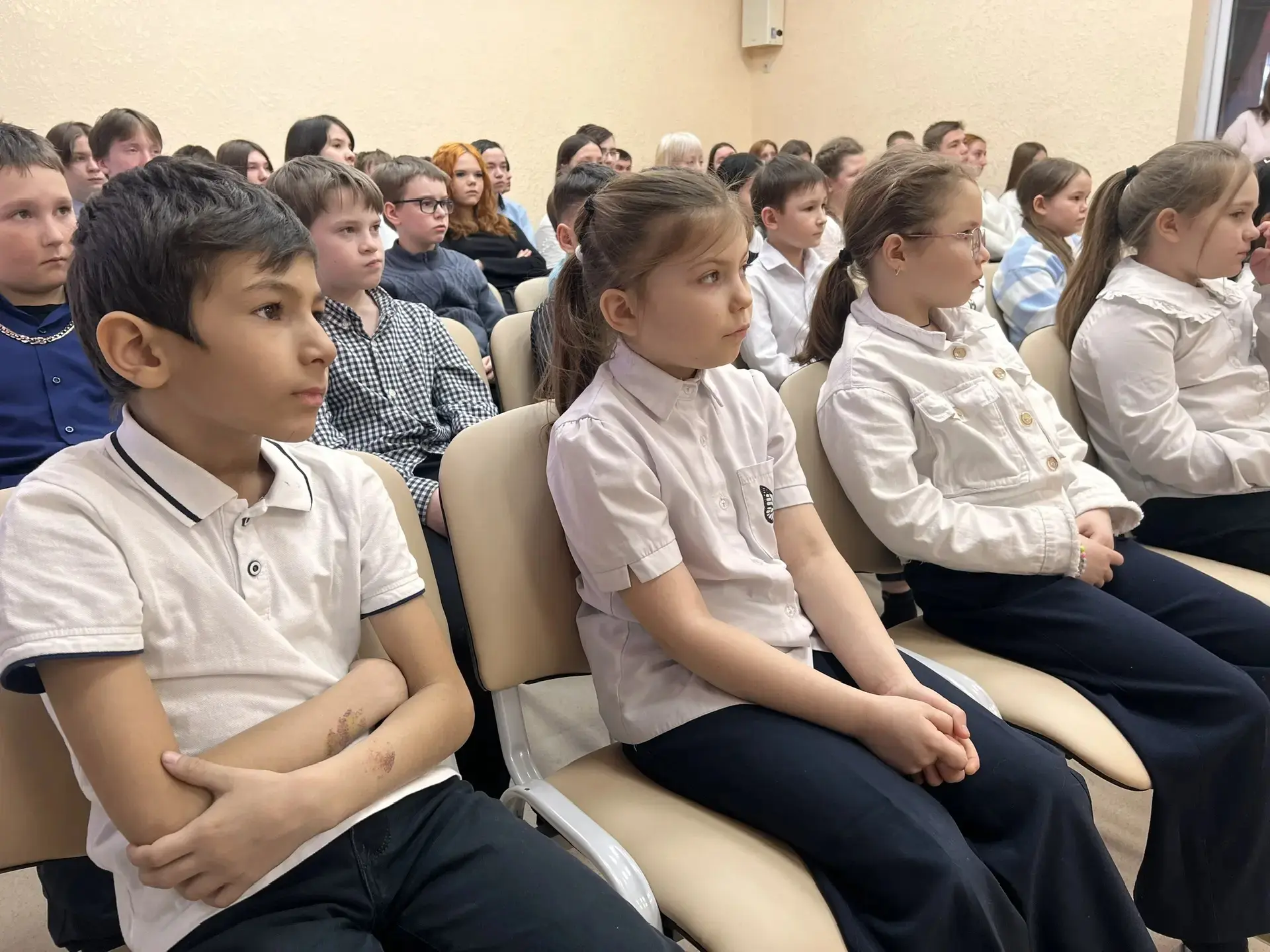 "С музыкой по жизни"  🌟 Сегодня в нашей школе прошла замечательная Классная встреча с Костюченко Оль