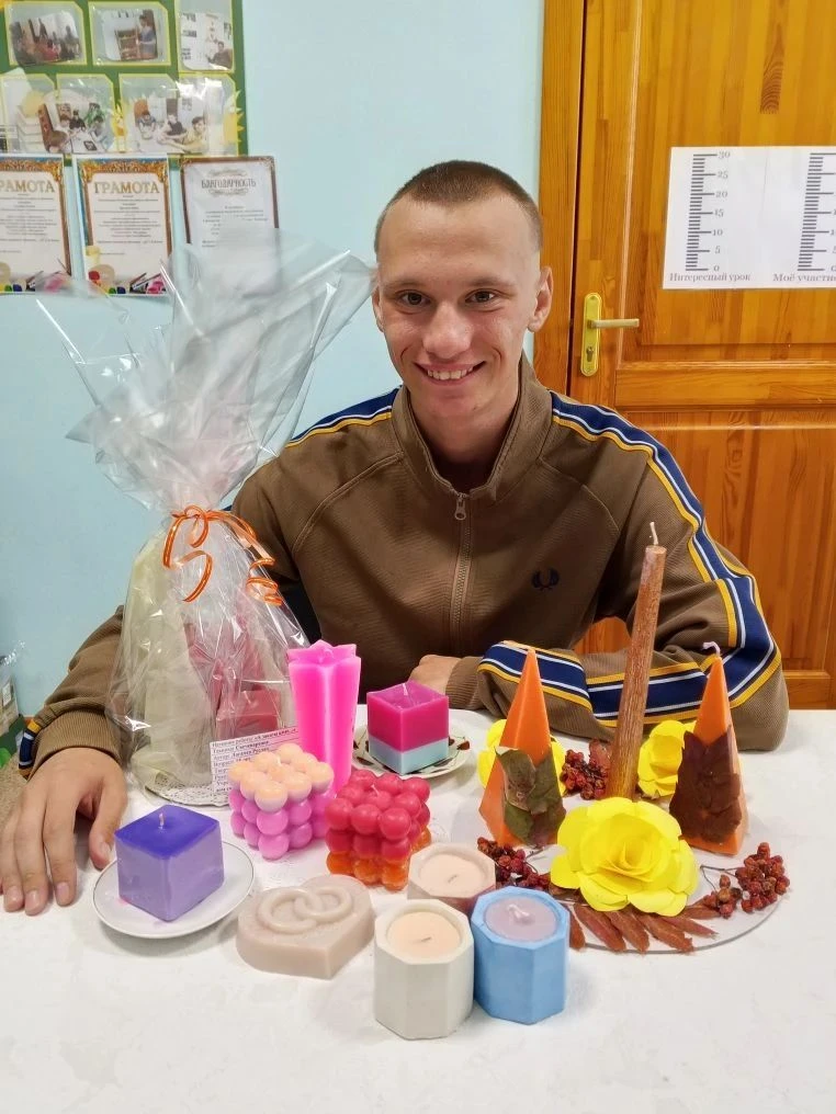 💫В нашем доме социального обслуживания уже несколько лет ведётся кружок “Свечная магия...