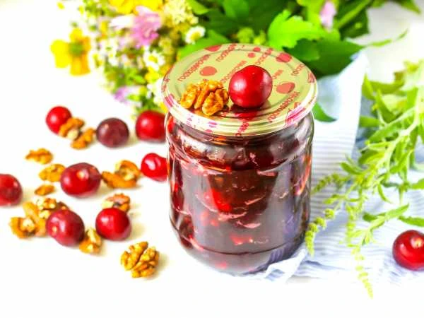 ВАРЕНЬЕ ИЗ ЧЕРЕШНИ С ГРЕЦКИМ ОРЕХОМ

Ингредиенты
Черешня 0.6 кг
Сахар 200 г
Орехи грецкие 100 г
Лимо