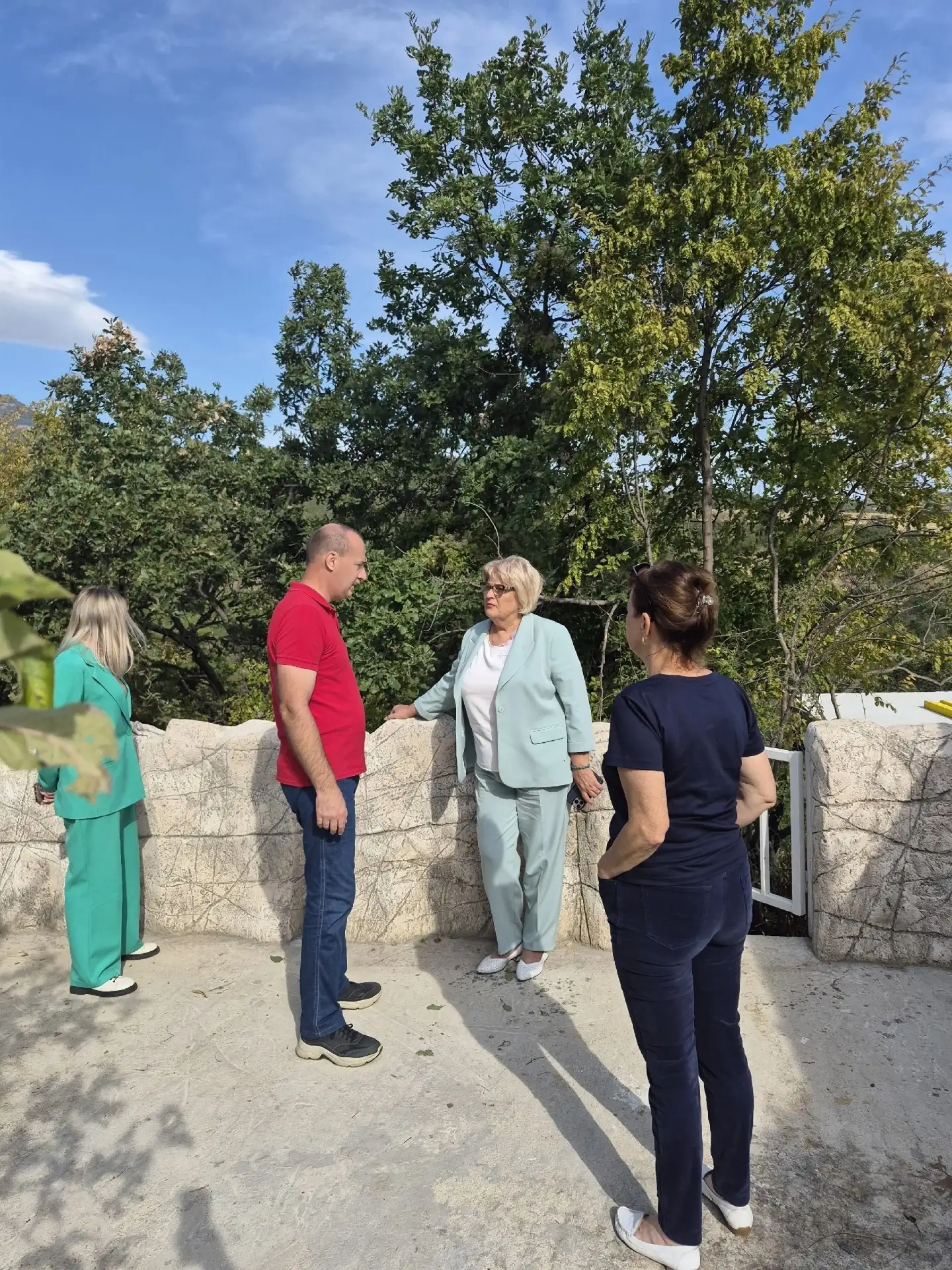 Сегодня по итогам личного приема граждан был организован выезд в села Лучистое и Нижняя...