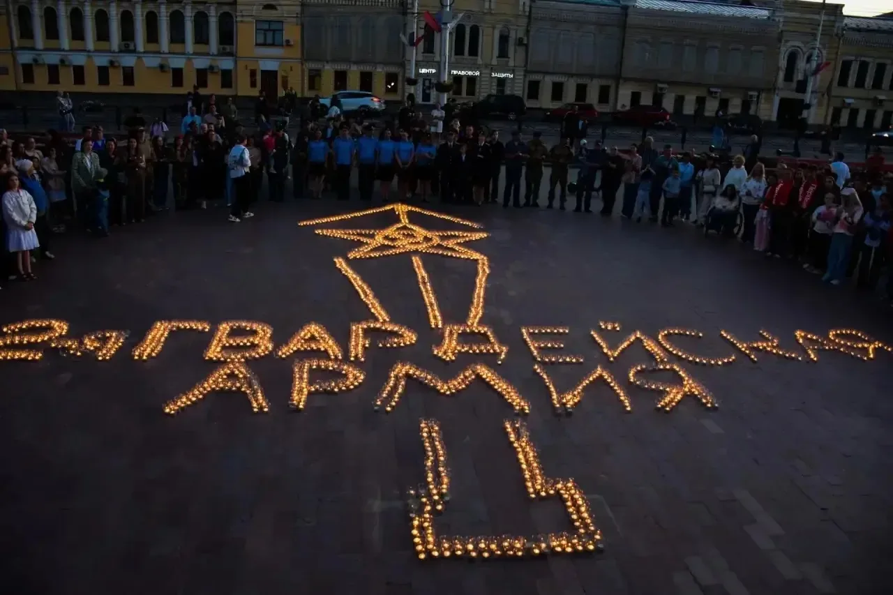 Свет памяти: в Тамбове зажглись сотни свечей в знак бесконечной благодарности 🕯

22 июня — день, ко
