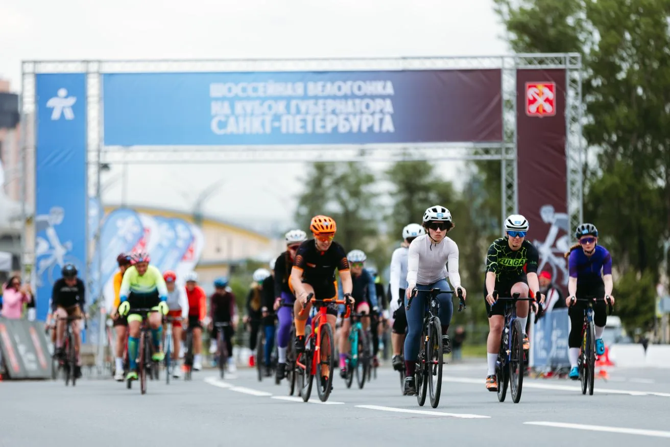 На Крестовском острове успешно прошла шоссейная велогонка на Кубок Губернатора Санкт-Пе...