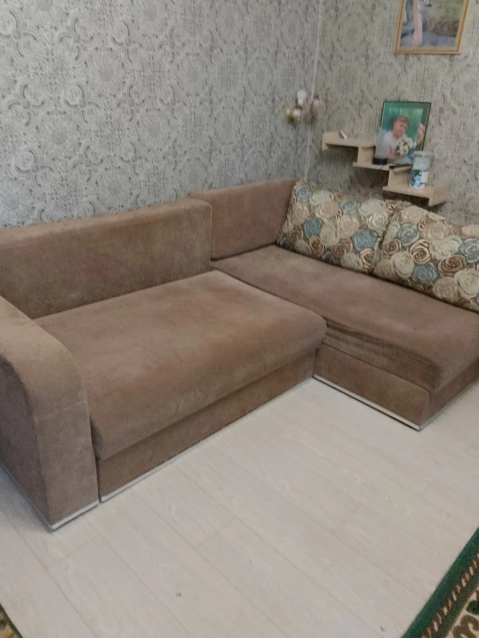 Отдам диван безвозмозмедно, самовывоз, ул.Суворова тел.+79790630319