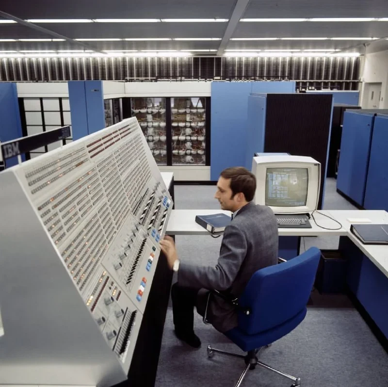 IBM System/360 в Гархинге, Германия, 1965 год. Фото: Рольф Херкнер.