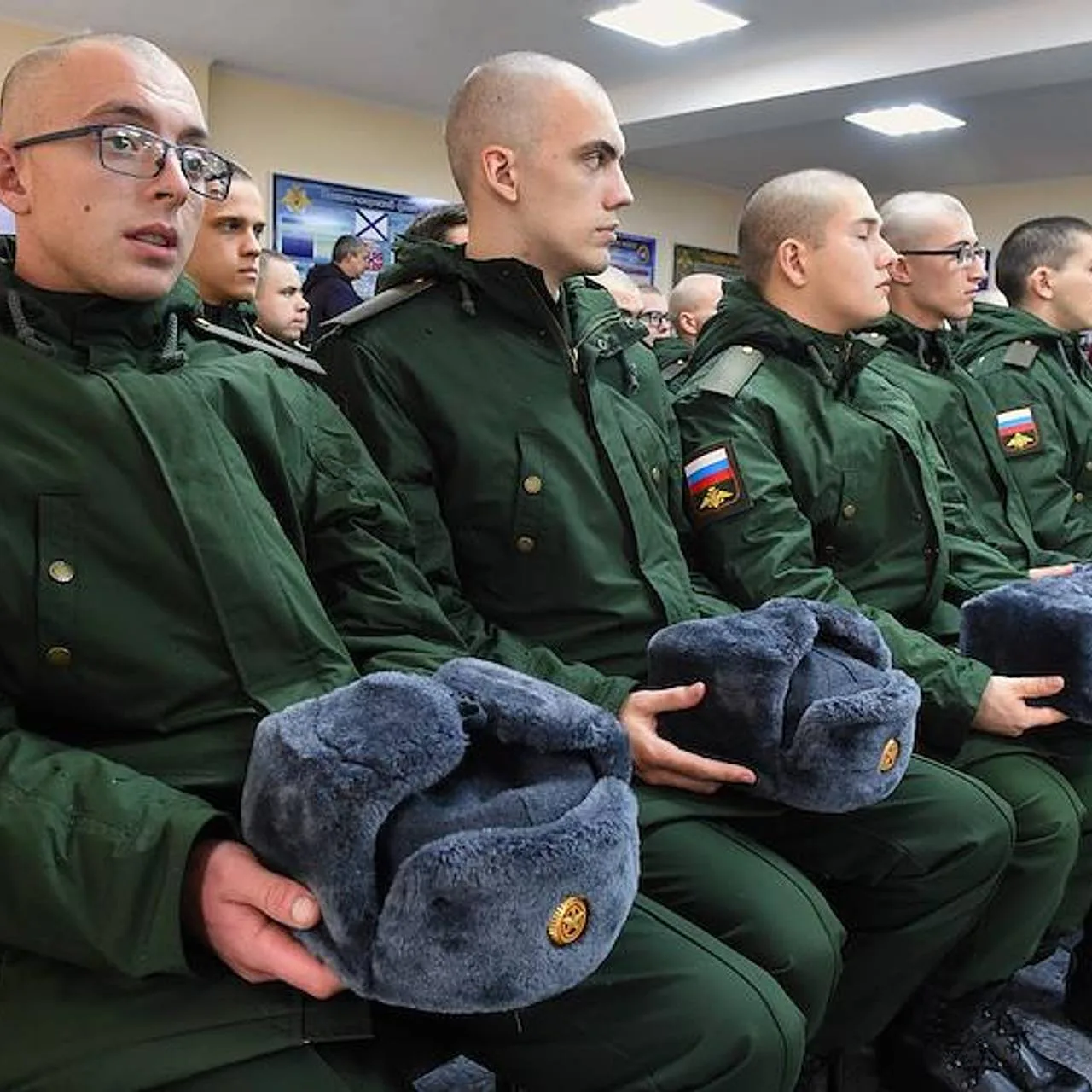 С 1 октября в России начался осенний призыв, который продлится до 31 декабря. Его ключе...