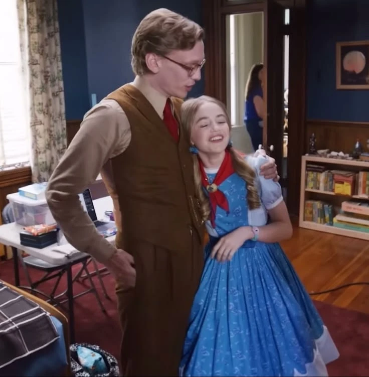 😁 Генри и Холли за кадром ОСД

Очень Странные Дела 👈