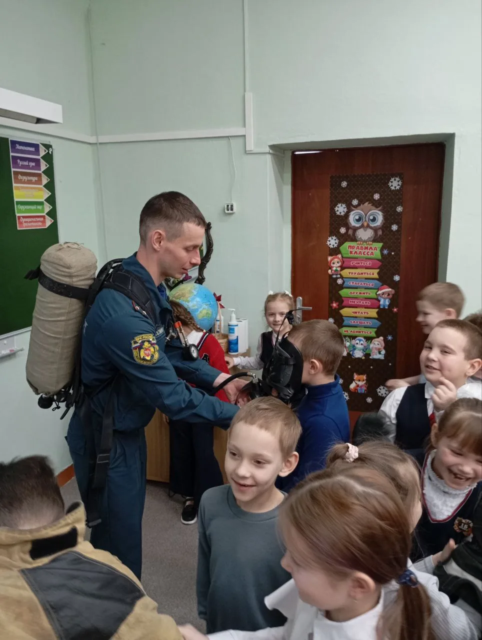 🔥🚒 Сегодня в начальном звене МБОУ "Еткульская СОШ" прошли открытые уроки мужества, которые оставили 