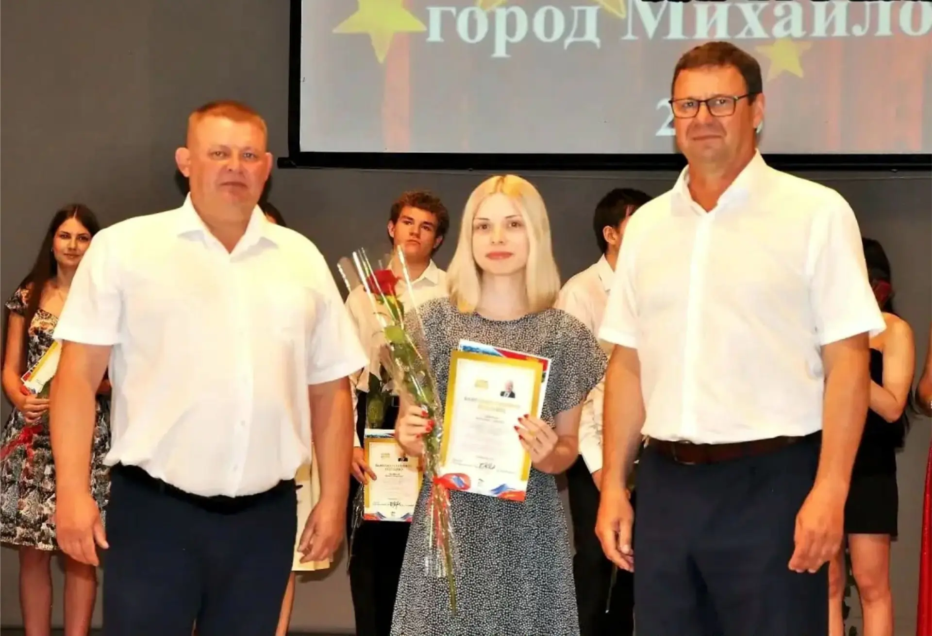 🎓 Каждый третий — с медалью! В Михайловке чествовали лучших выпускников 2026 года