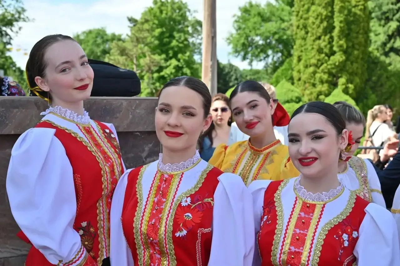 СТУДЕНТЫ СГПИ ПРЕДСТАВИЛИ КАЗАЧЬИ ТРАДИЦИИ НА ФЕСТИВАЛЕ НАЦИОНАЛЬНЫХ КУЛЬТУР В ИЗОБИЛЬНОМ
 
📢 В гор