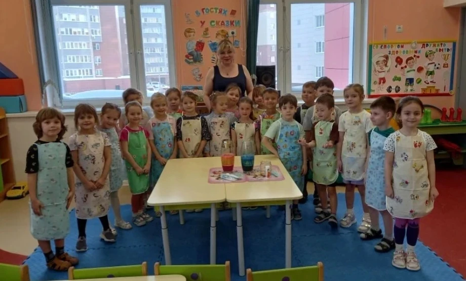 👨‍🔬Яркое путешествие по науке: Лавовая лампа своими руками!  Дети из группы «Лучики» #ДО_Умка погруз