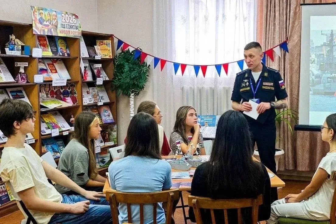 🛳️ Флоту России — слава: молодежи рассказали о морской опоре Вооруженных сил страны

🇷🇺 В честь Д
