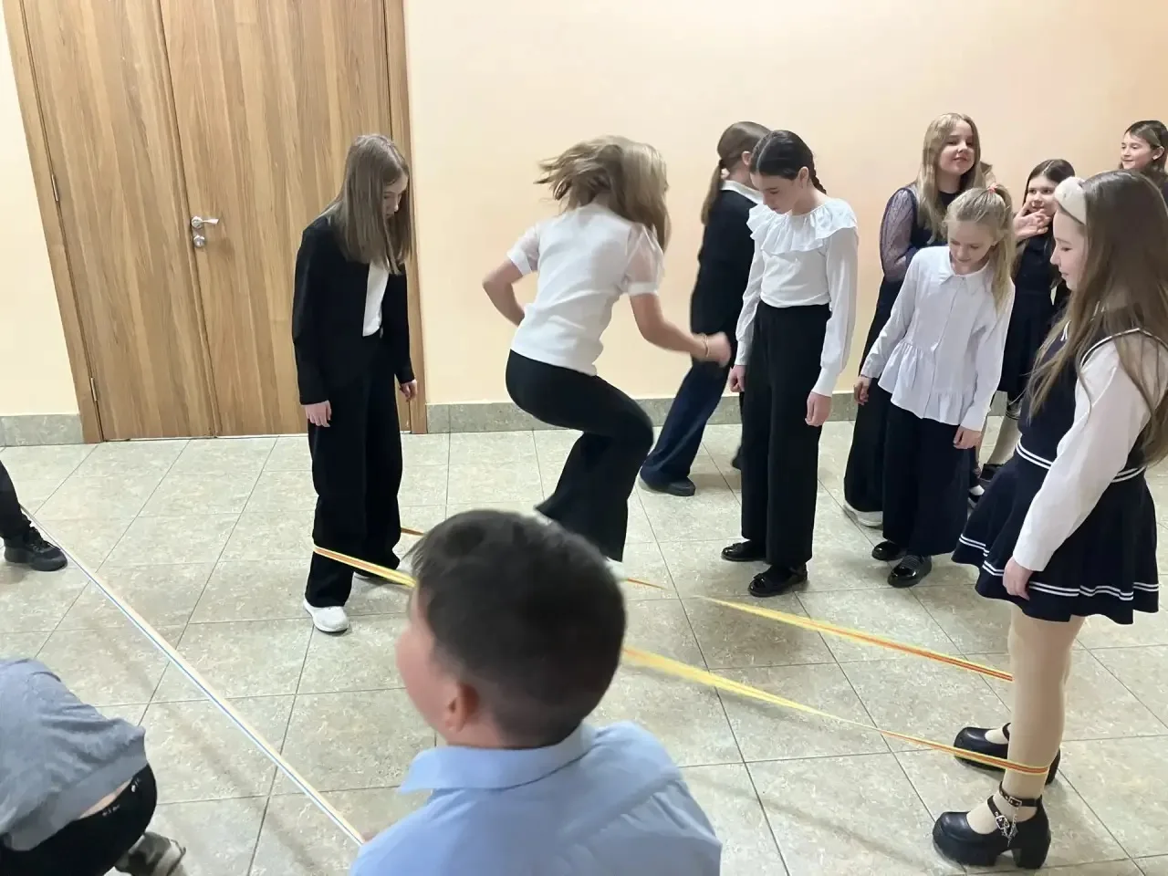 7 апреля, во Всемирный день здоровья, наша школа превратилась в центр спорта, добра и дворовых тради