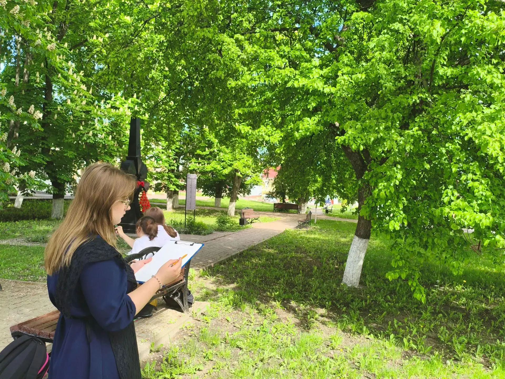 В нашей детской школе искусств прошел мастер-класс «Краски лета»! ☀️