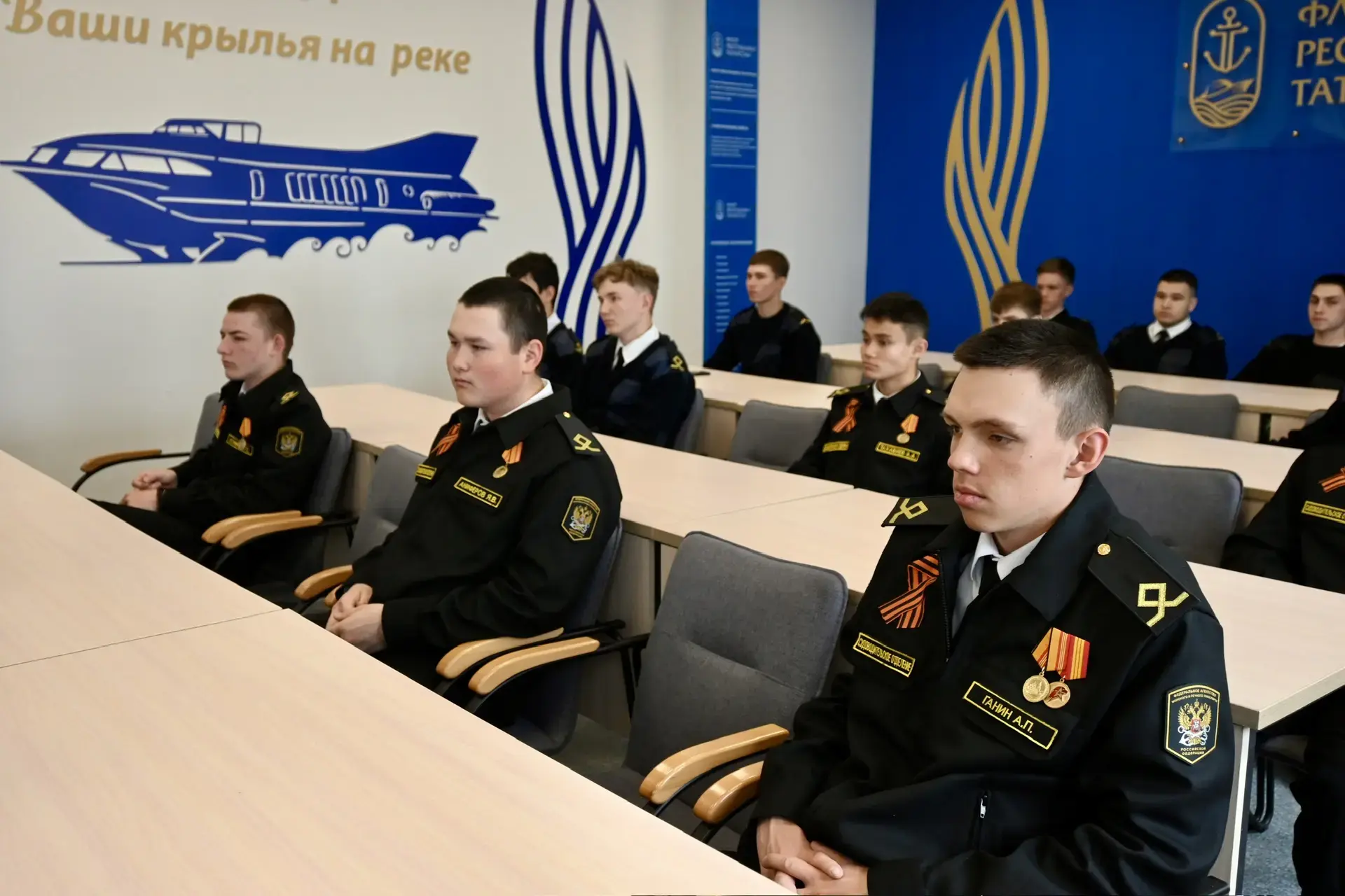 ВСТРЕЧА С КУРСАНТОМ-ГВАРДЕЙЦЕМ ФИЛИАЛА ЦЕНТРА «ВОИН»  В преддверии одного из главных государственных