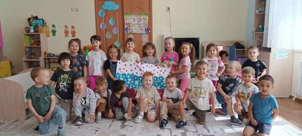 Накануне праздника, дня России, во второй младшей группе «Сказка» прошел  тематический день, посвяще