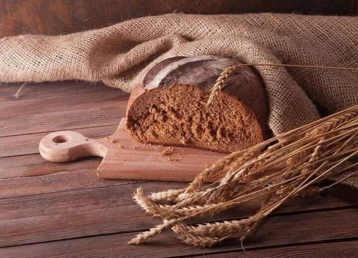 ЗАГОВОР НА УДАЧУ

Купите буханку чёрного хлеба и отрежьте от неё кусочек.
Воду надо набрать в стакан
