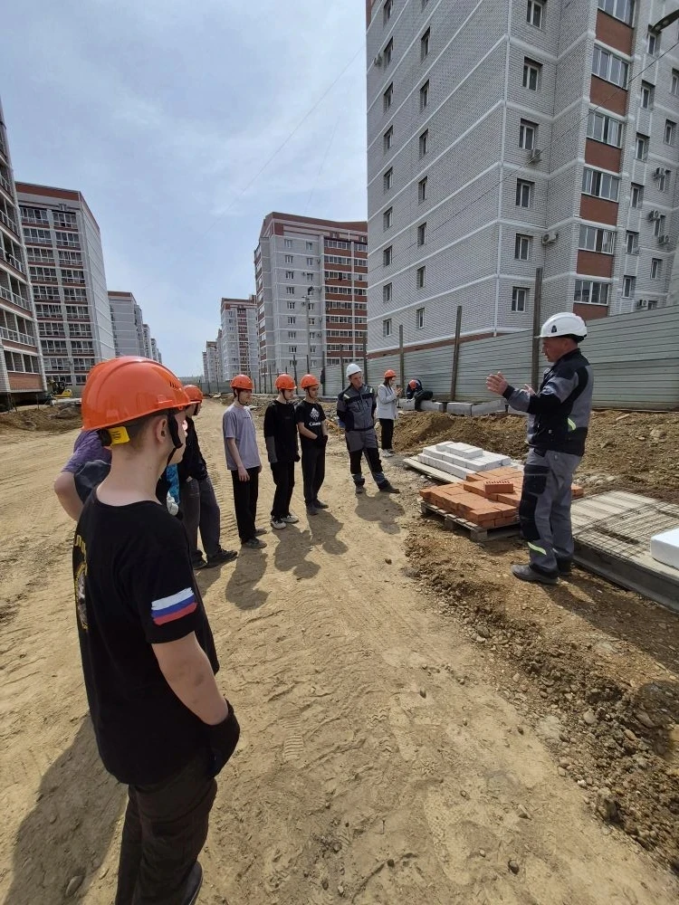 📌 «Билет в будущее»: 8Б класс на профпробе в строительной компании «Мегатек»!  В рамках реализации ф