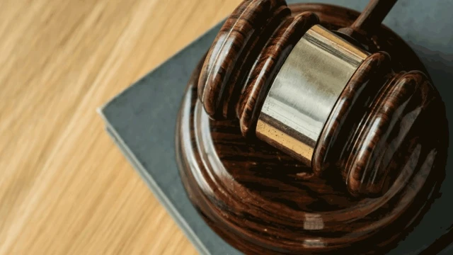 В Самаре мать девятерых детей фиктивно прописала у себя 21 мигранта

Текст: "Про Город Самара" (Евге
