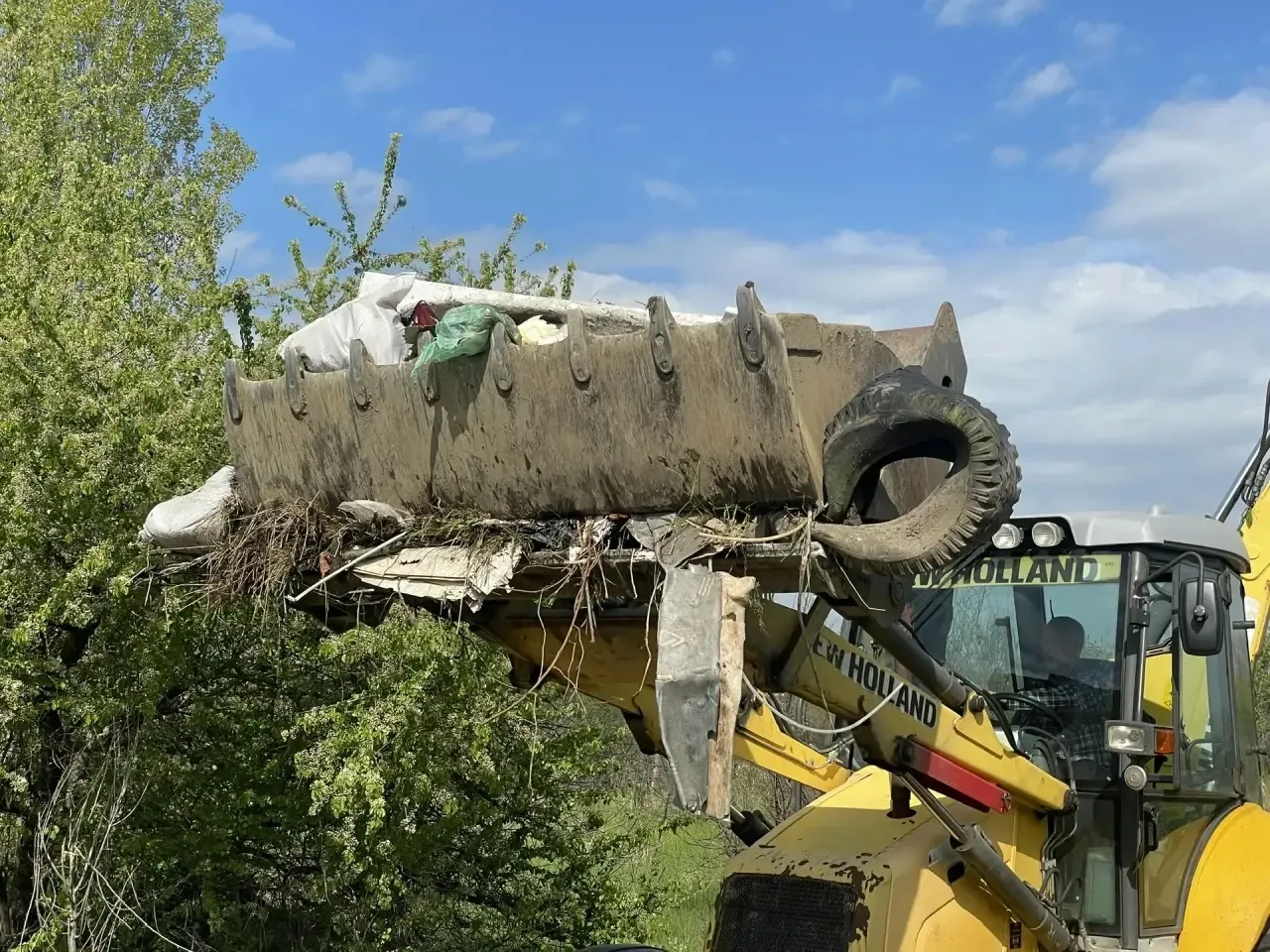 В Майкопе ликвидировали очередную стихийную свалку  В рамках Всероссийского субботника и республикан