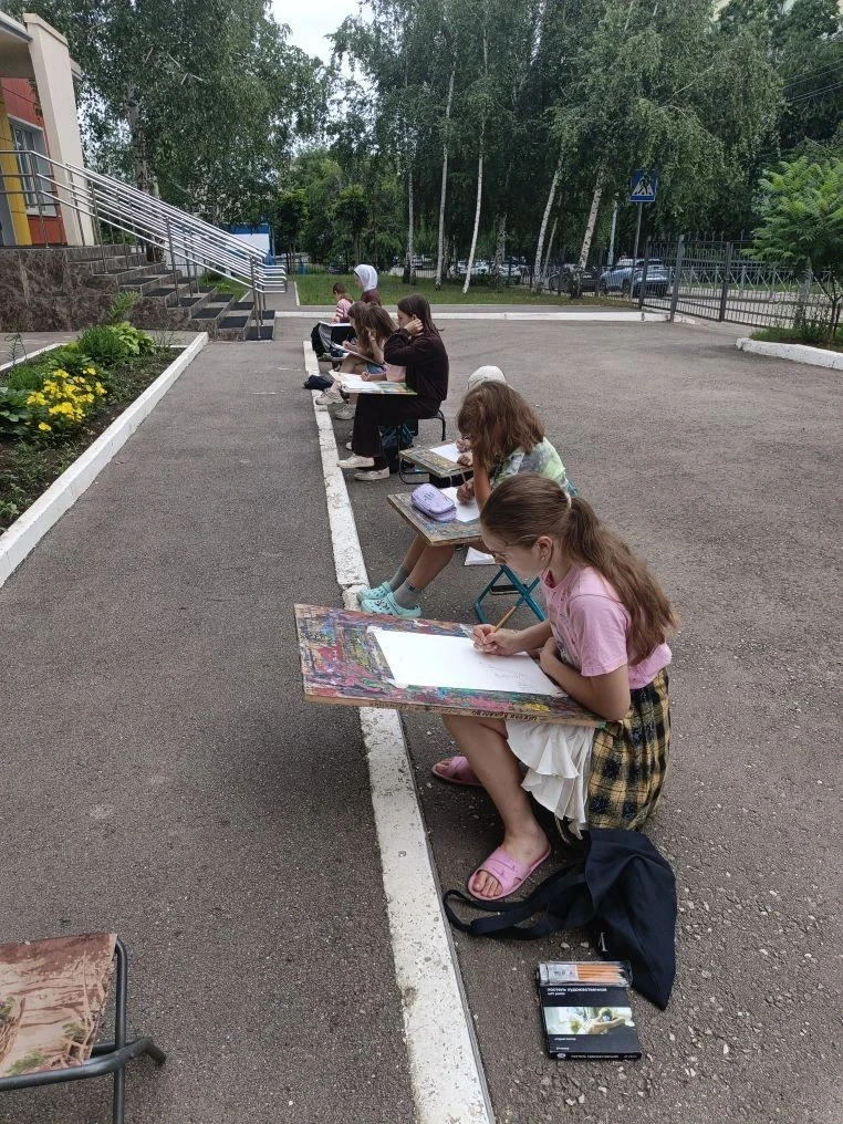 ☀️Лето в школе искусств: 15, 17 и 18 июня для ребят преподаватели школы провели творческие мероприят