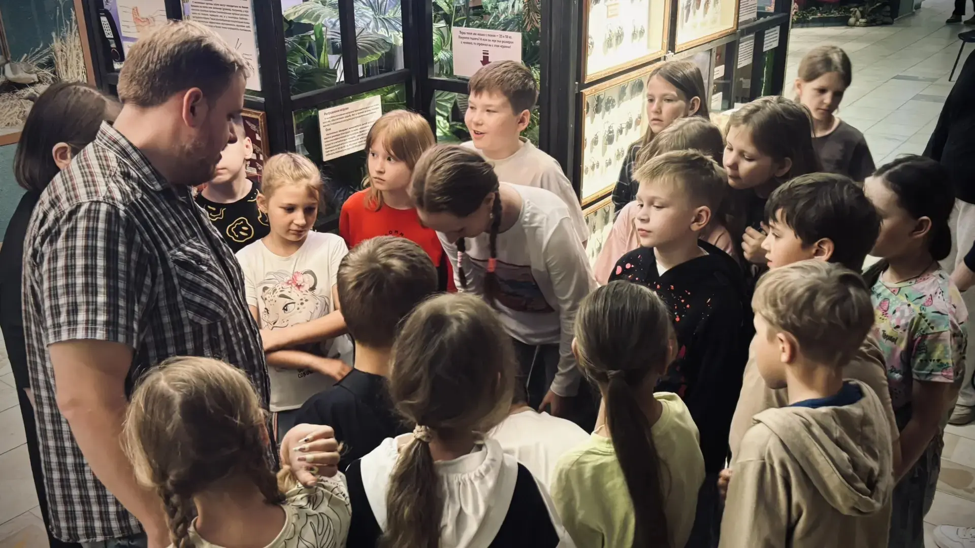 🌿🐞 Летние площадки в отделе природы продолжают радовать юных исследователей! 🌞

Как же здорово в 