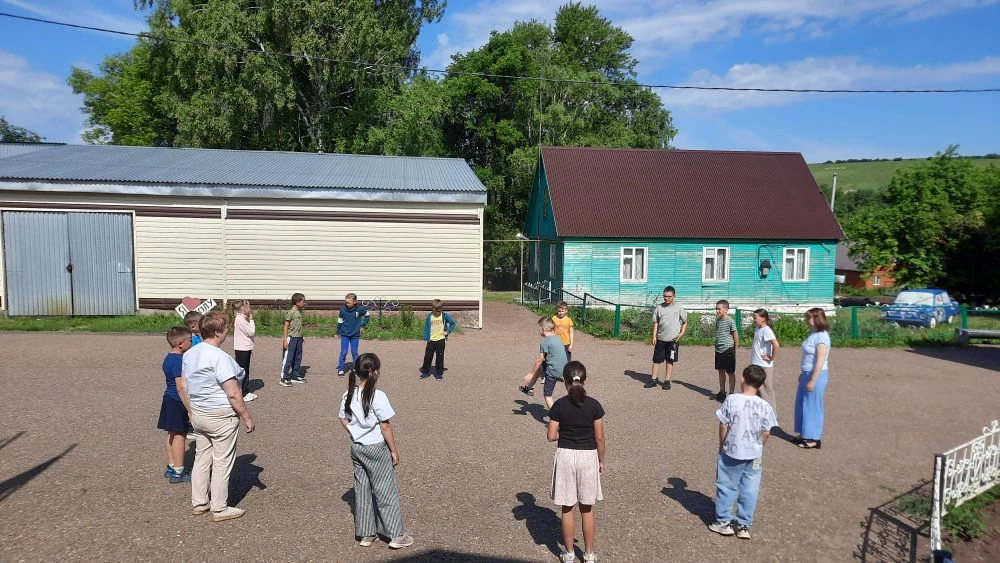День -10. В пришкольном лагере с ярким и актуальным названием «День экологии и креатива...