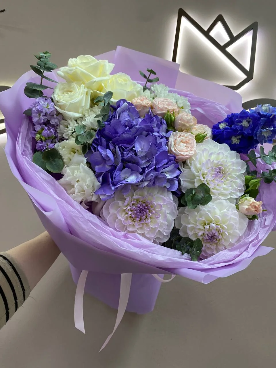 Бесплатная доставка цветов https://maxflorabuket.ru/collection/bukety