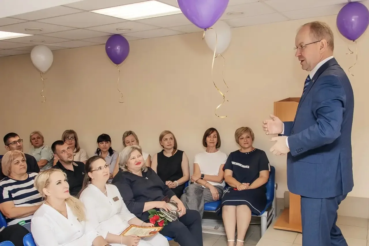 🧧🤝 Завершил цикл праздничных встреч с медицинскими коллективами Красноармейского района в ГАУЗ «Кл