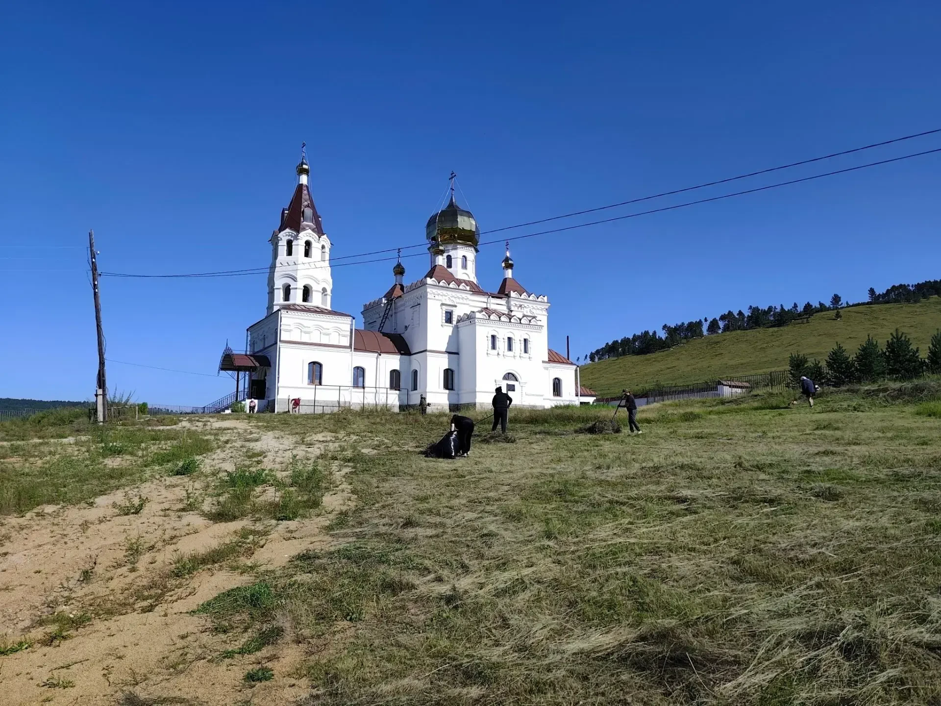 В селе Курлыч перед визитом гостей - большая уборка