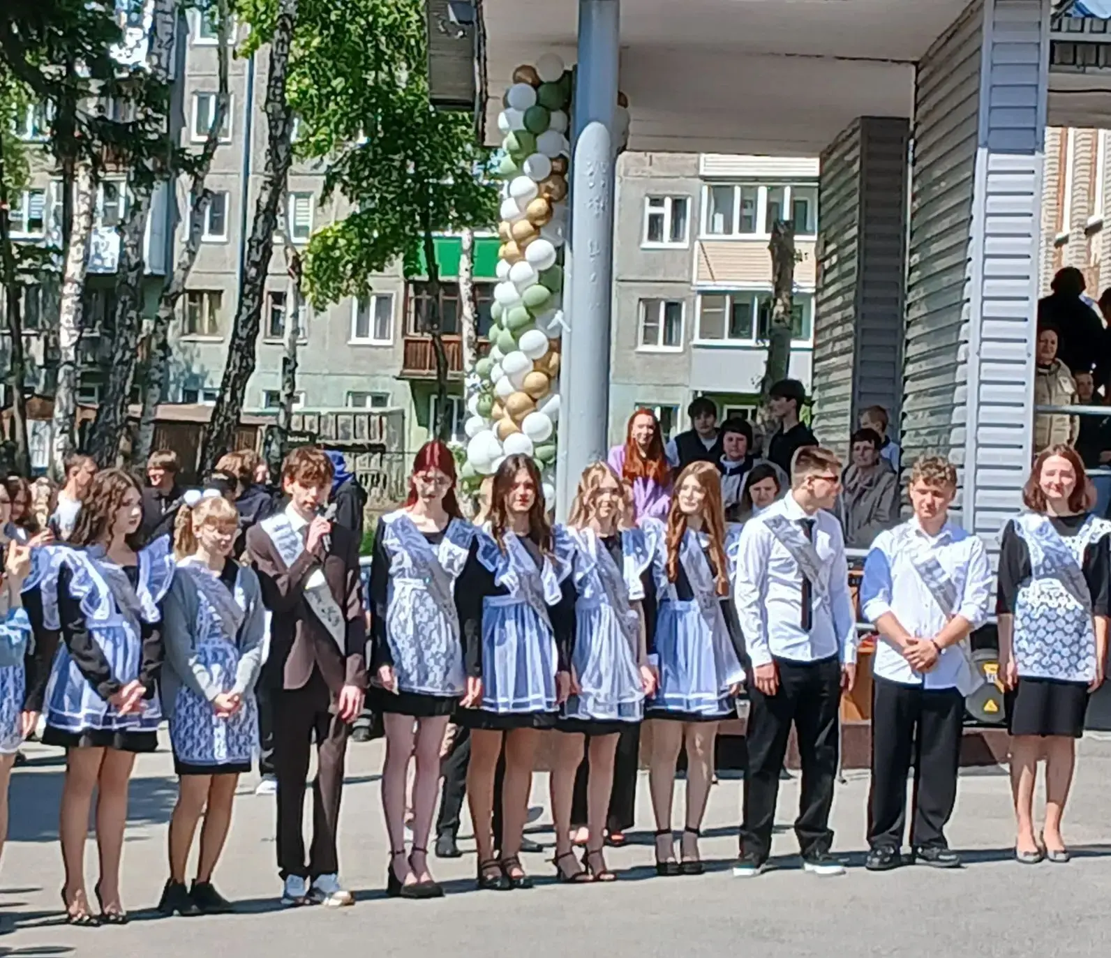 Последний звонок — это не просто окончание учебного года, а начало нового этапа в жизни. Последний з
